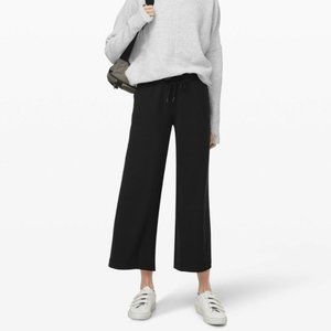 Lululemon On The Fly Wide Leg Pant, 7/8 Length